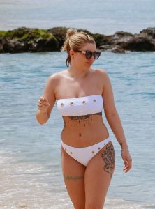 Bikini Clad Olivia Buckland Showing Off Her Ass On A Beach The Fappening