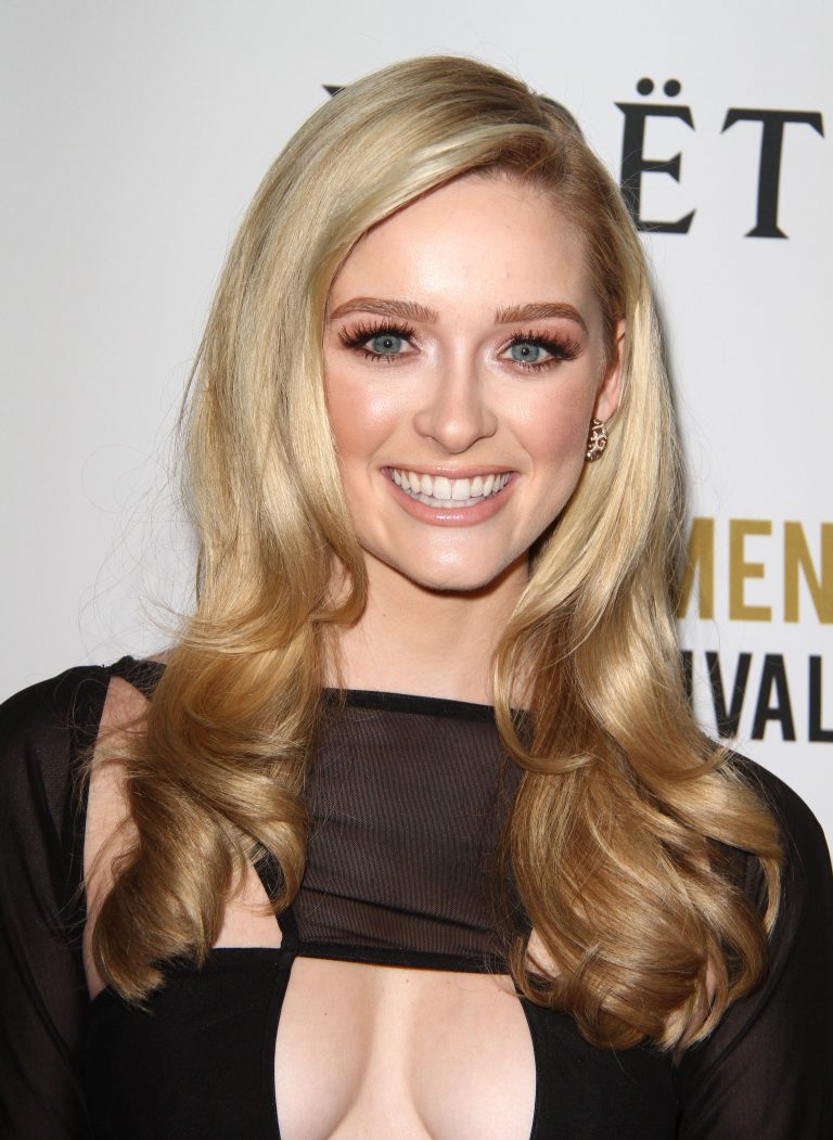 Blue Eyed Blonde Greer Grammer Showing Her Cleavage In Public The