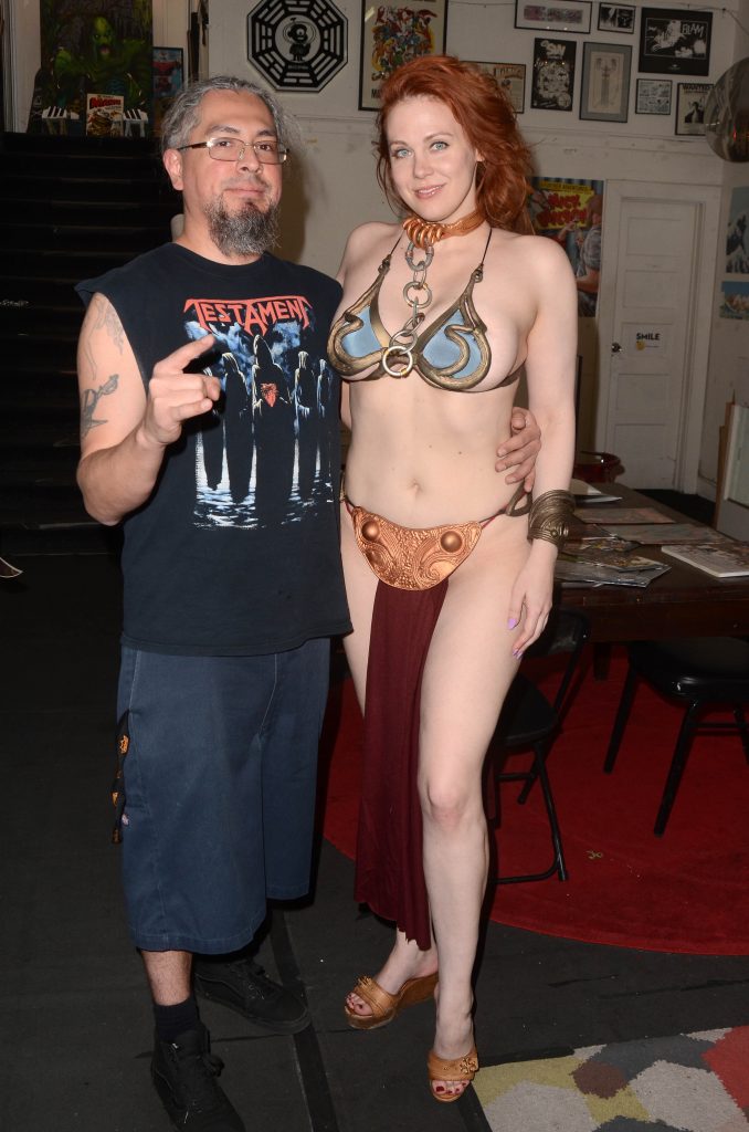 Maitland Ward posing in her Slave Leia costume at Meltdown Comics event gallery, pic 36