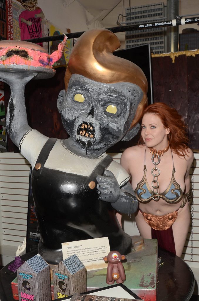 Maitland Ward posing in her Slave Leia costume at Meltdown Comics event gallery, pic 4