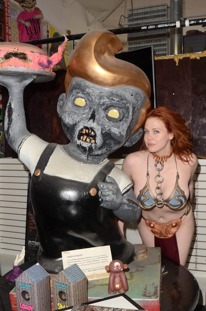 Maitland Ward posing in her Slave Leia costume at Meltdown Comics event gallery, pic 46