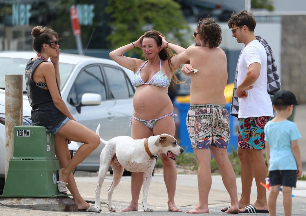Topless pictures of pregnant Camilla Franks at Australian beach gallery, pic 54