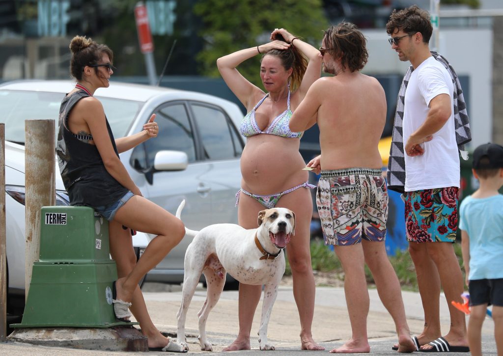 Topless pictures of pregnant Camilla Franks at Australian beach gallery, pic 60