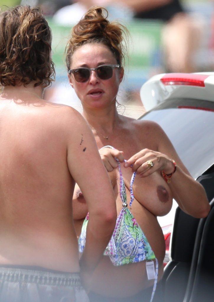 Topless pictures of pregnant Camilla Franks at Australian beach gallery, pic 68