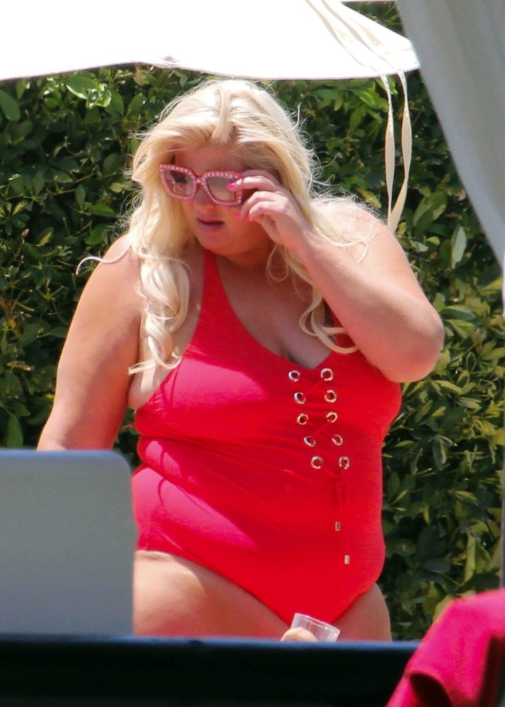 BBW blonde Gemma Collins baring her big fat knockers in Spain gallery, pic 44