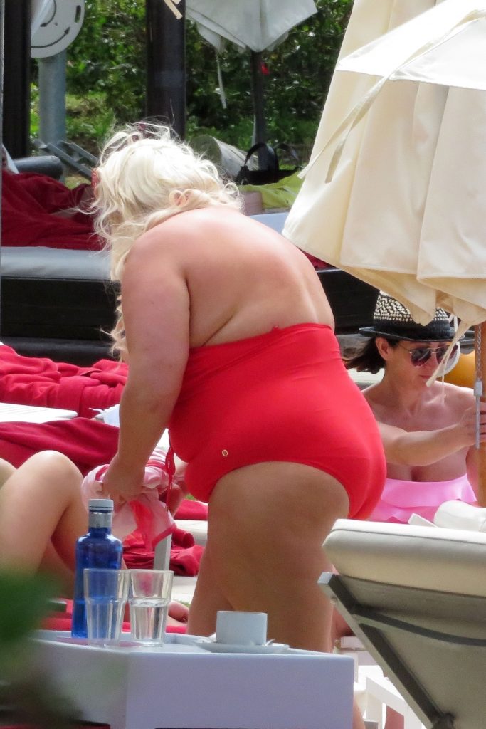 BBW blonde Gemma Collins baring her big fat knockers in Spain gallery, pic 142