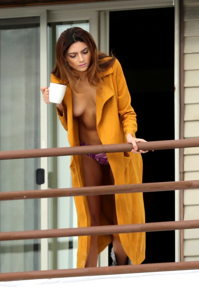 Topless Blanca Blanco looks stunning with her morning coffee in hand gallery, pic 60
