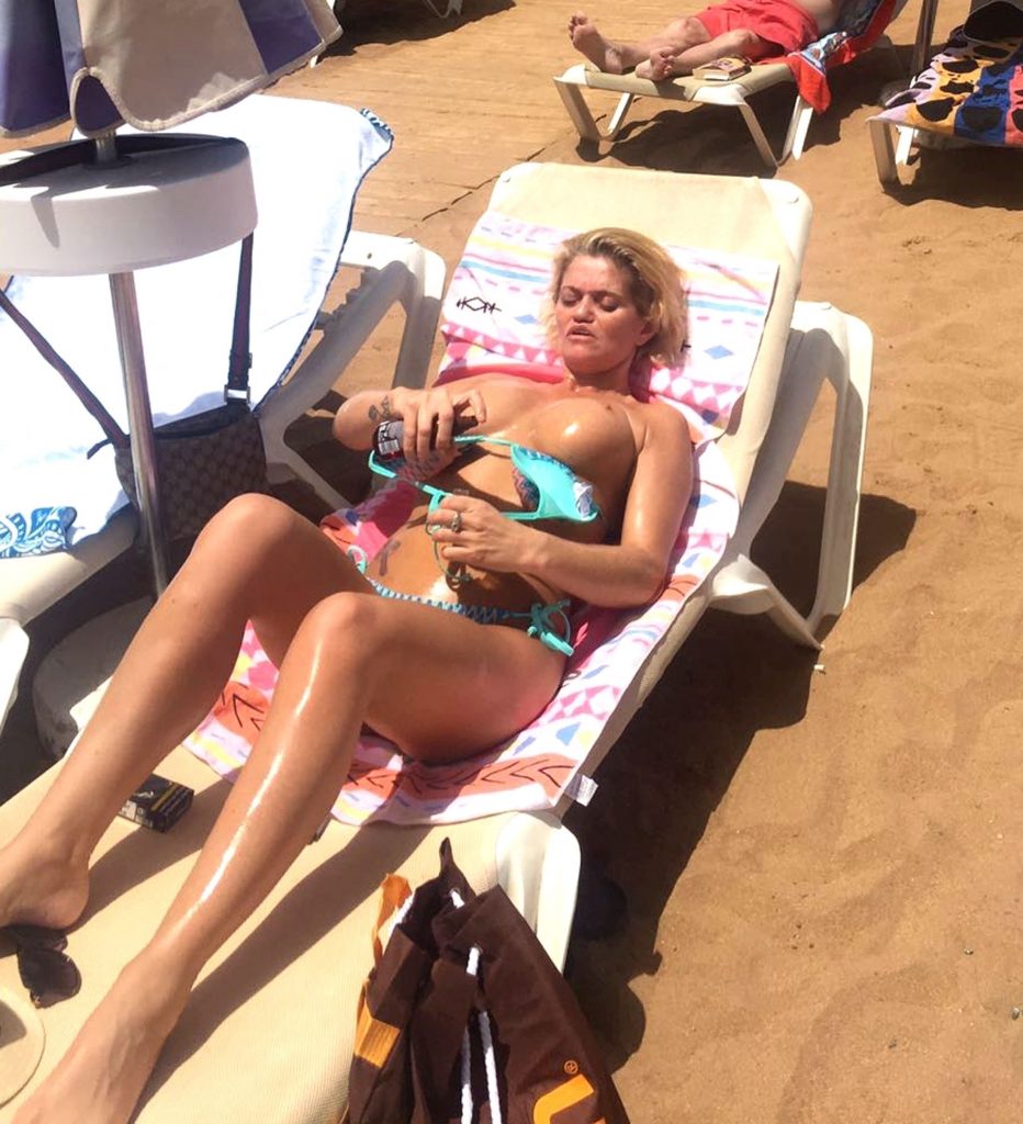 Danniella Westbrook flaunting her perfect body, topless on a beach gallery, pic 84