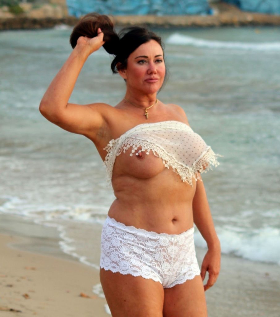 Chubby British MILF stuns in Spain: Lisa Appleton topless pics gallery, pic 2