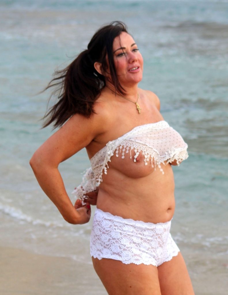 Chubby British MILF stuns in Spain: Lisa Appleton topless pics gallery, pic 4