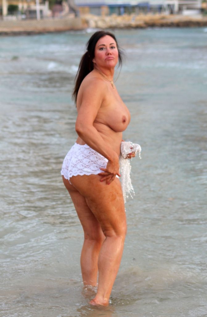 Chubby British MILF stuns in Spain: Lisa Appleton topless pics gallery, pic 48