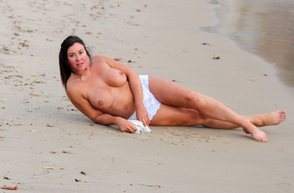 Chubby British MILF stuns in Spain: Lisa Appleton topless pics gallery, pic 18