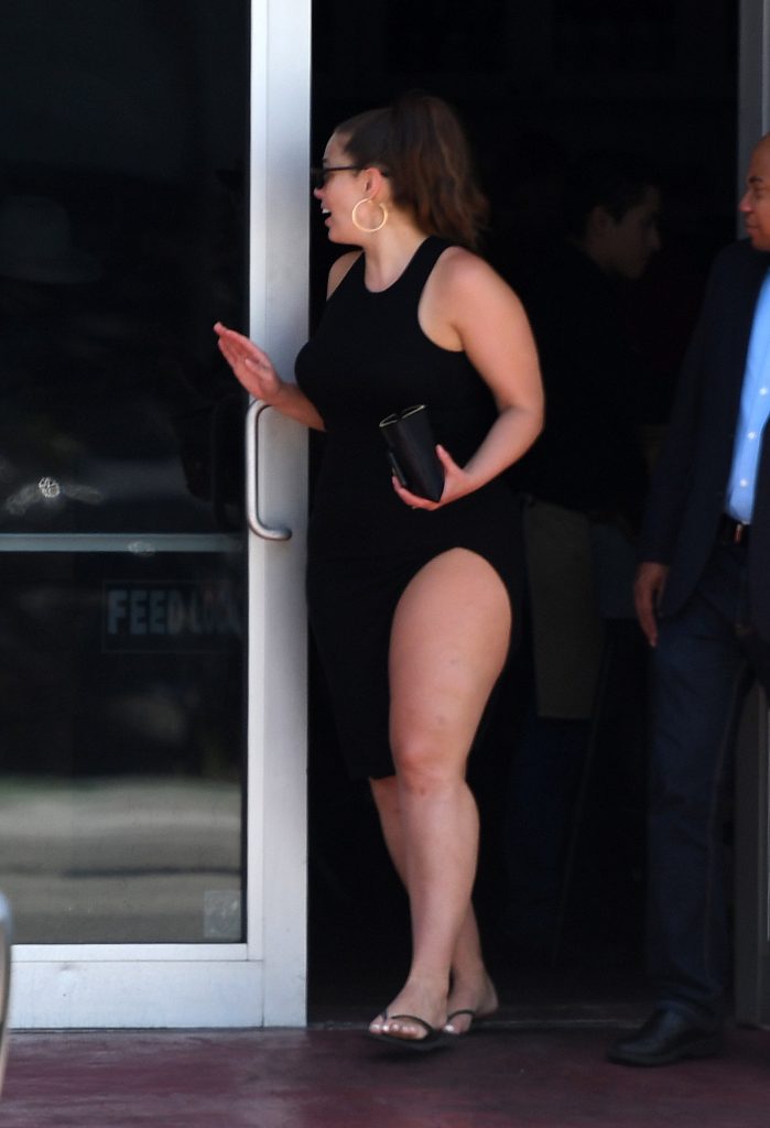 Ashley Graham exposing her extra-thick body in a black bikini gallery, pic 28