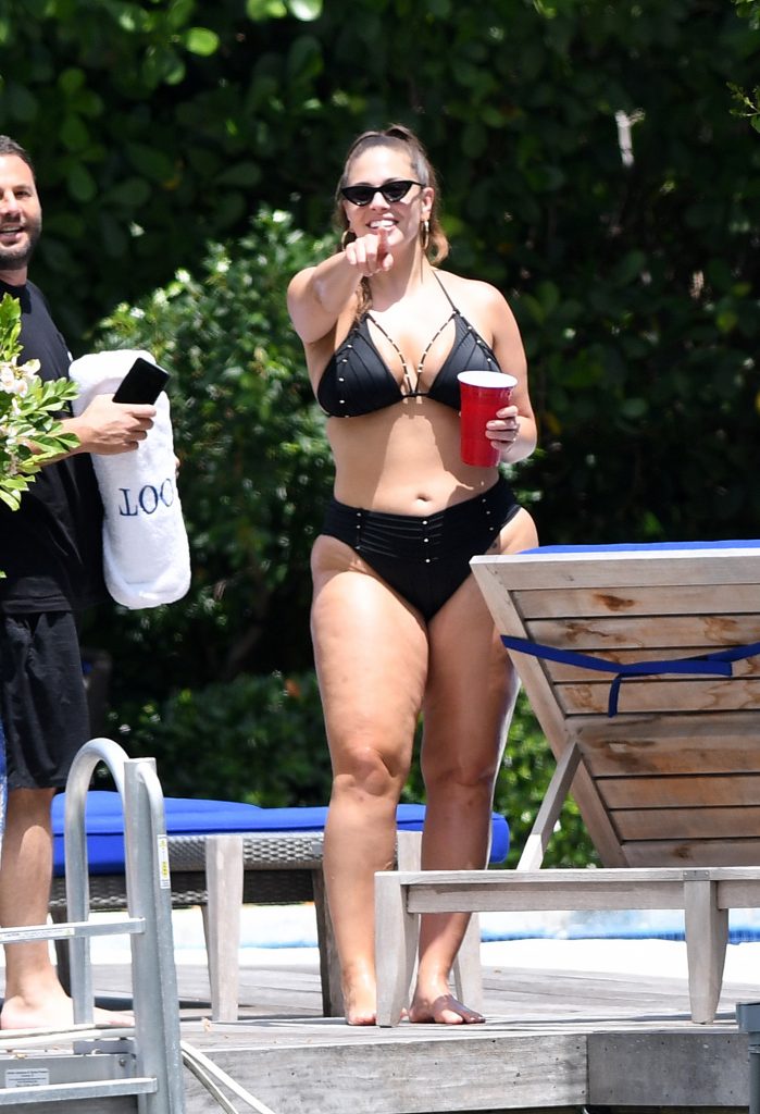 Ashley Graham exposing her extra-thick body in a black bikini gallery, pic 60