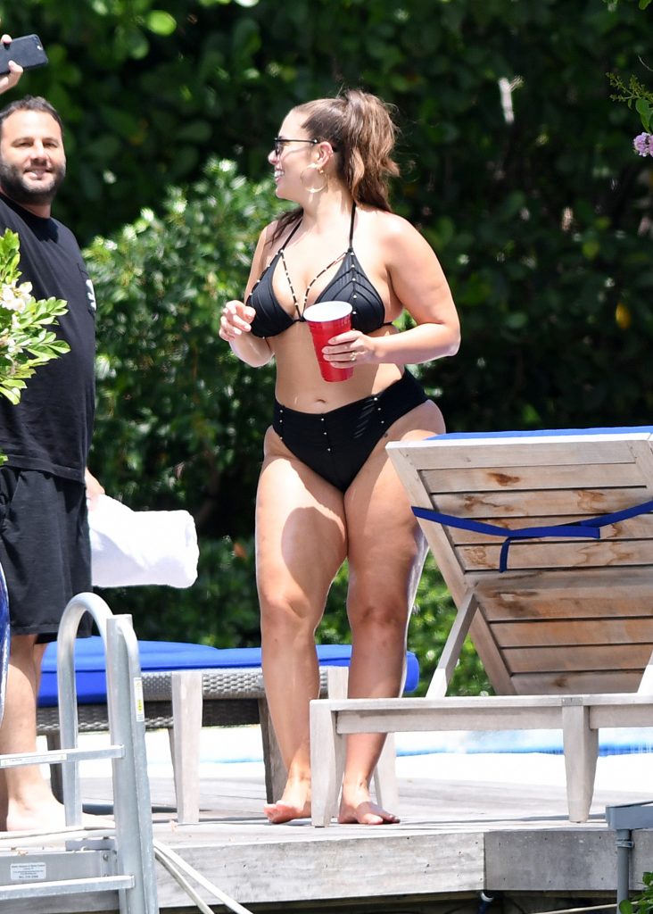 Ashley Graham exposing her extra-thick body in a black bikini gallery, pic 76