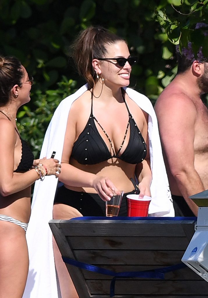 Ashley Graham exposing her extra-thick body in a black bikini gallery, pic 146