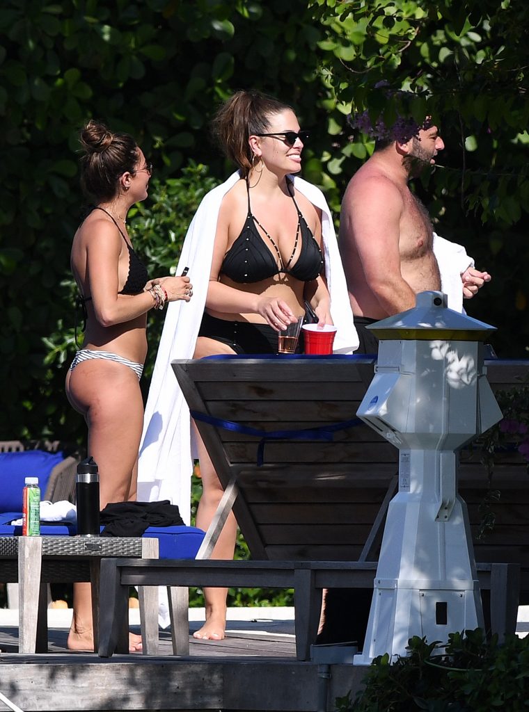 Ashley Graham exposing her extra-thick body in a black bikini gallery, pic 148