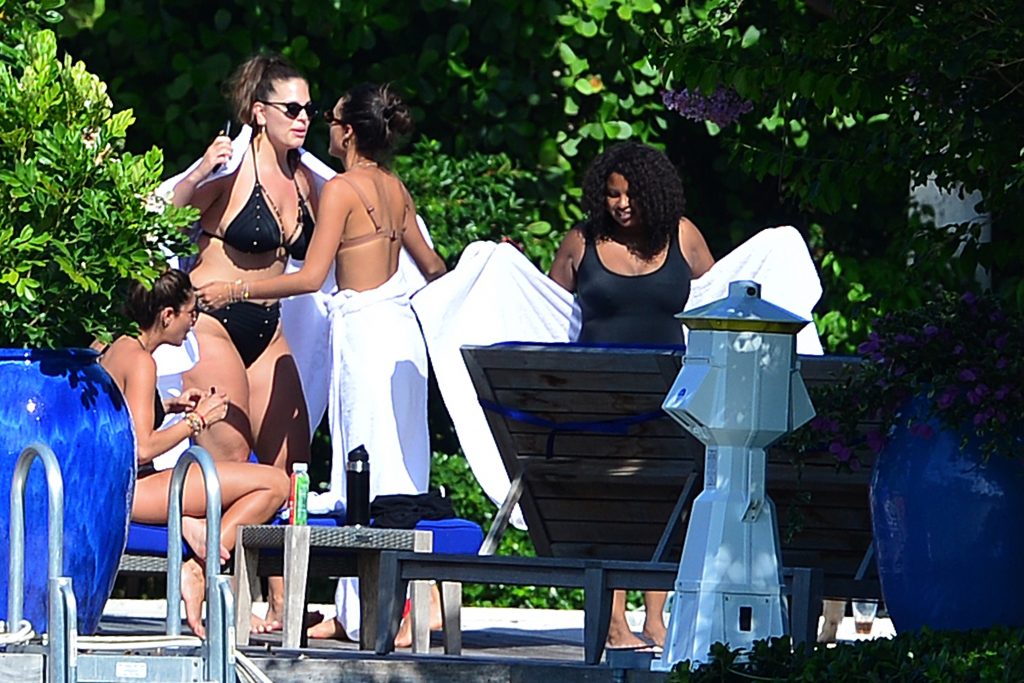 Ashley Graham exposing her extra-thick body in a black bikini gallery, pic 164