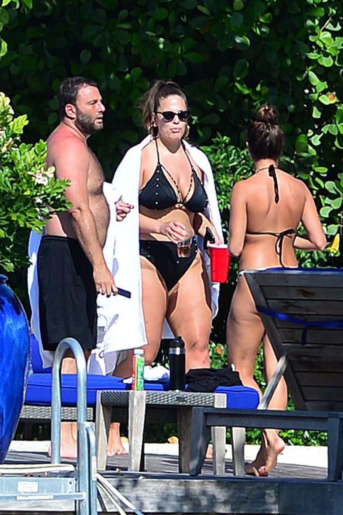 Ashley Graham exposing her extra-thick body in a black bikini gallery, pic 176