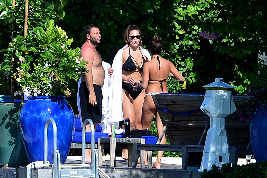 Ashley Graham exposing her extra-thick body in a black bikini gallery, pic 180