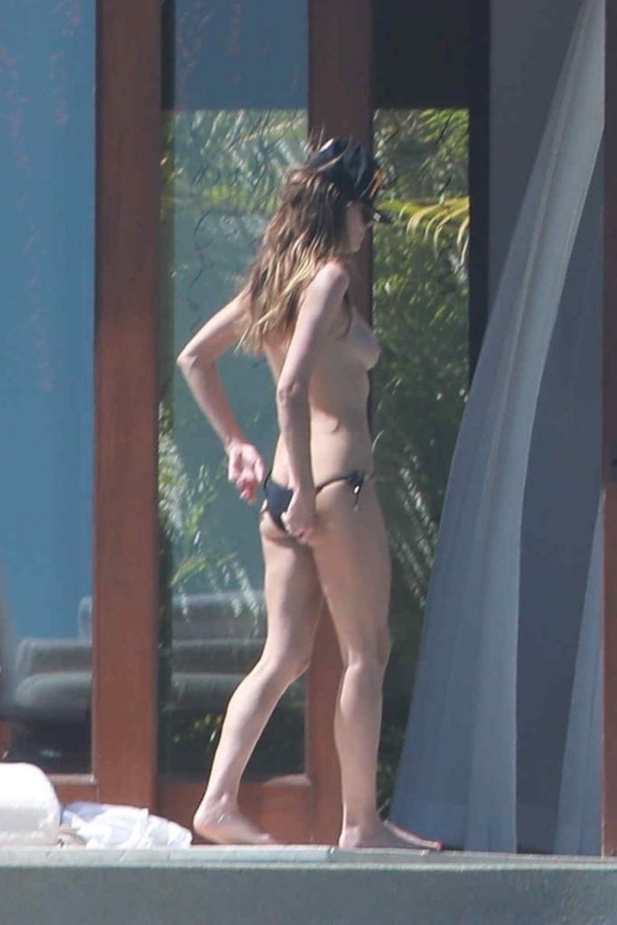 Topless Heidi Klum pictures: making out with her new boy toy  gallery, pic 262