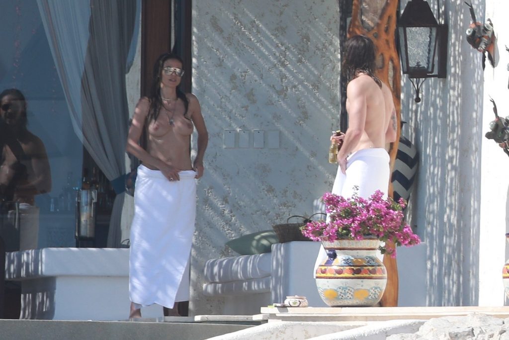 Topless Heidi Klum pictures: making out with her new boy toy  gallery, pic 230