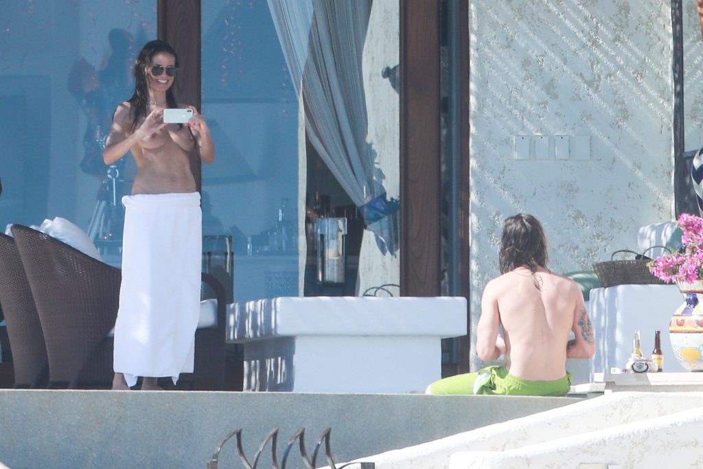 Topless Heidi Klum pictures: making out with her new boy toy  gallery, pic 484