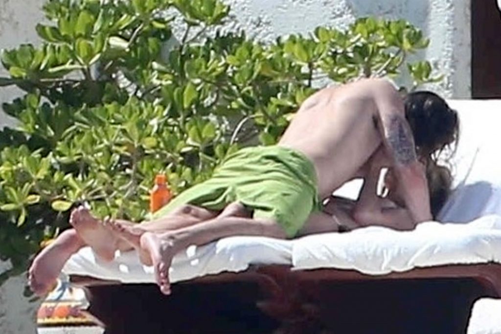 Topless Heidi Klum pictures: making out with her new boy toy  gallery, pic 192