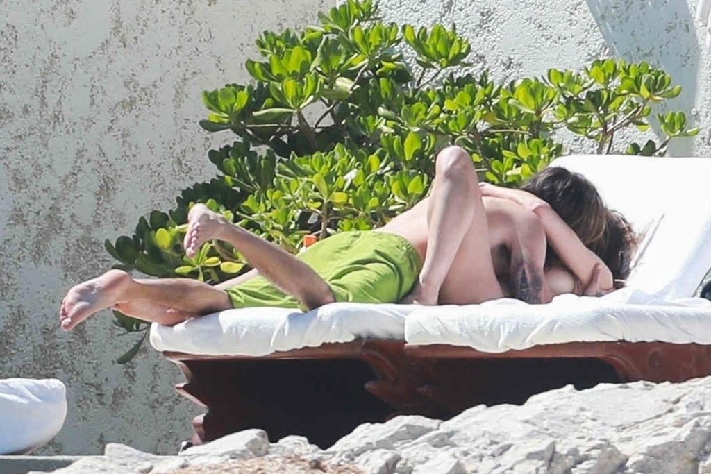 Topless Heidi Klum pictures: making out with her new boy toy  gallery, pic 164
