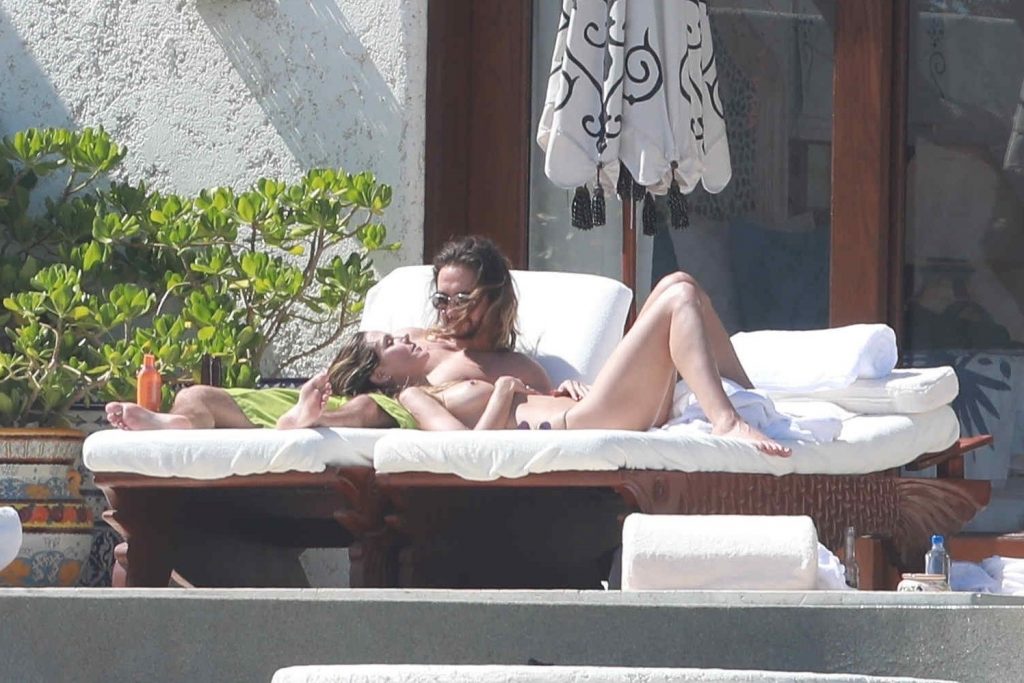Topless Heidi Klum pictures: making out with her new boy toy  gallery, pic 142