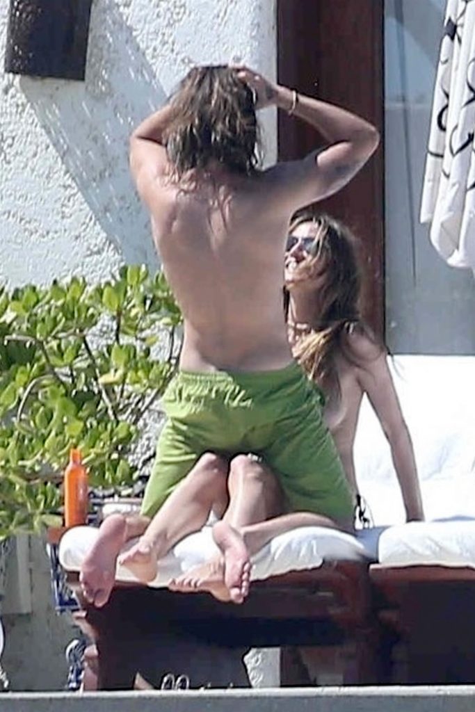 Topless Heidi Klum pictures: making out with her new boy toy  gallery, pic 120