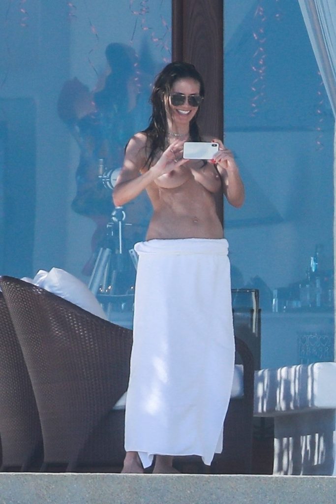 Topless Heidi Klum pictures: making out with her new boy toy  gallery, pic 114