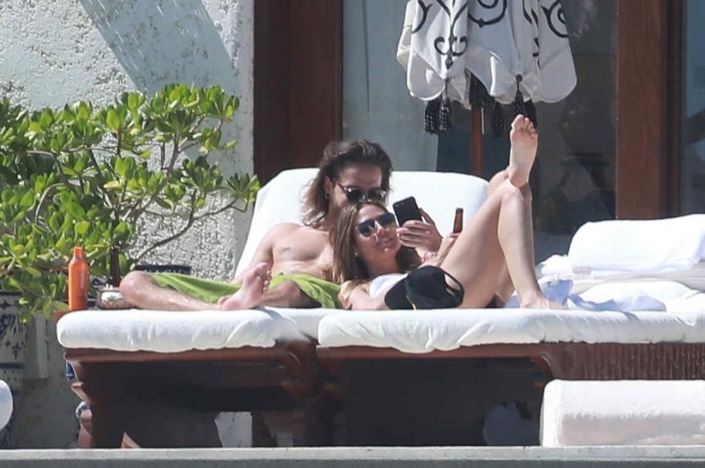 Topless Heidi Klum pictures: making out with her new boy toy  gallery, pic 76