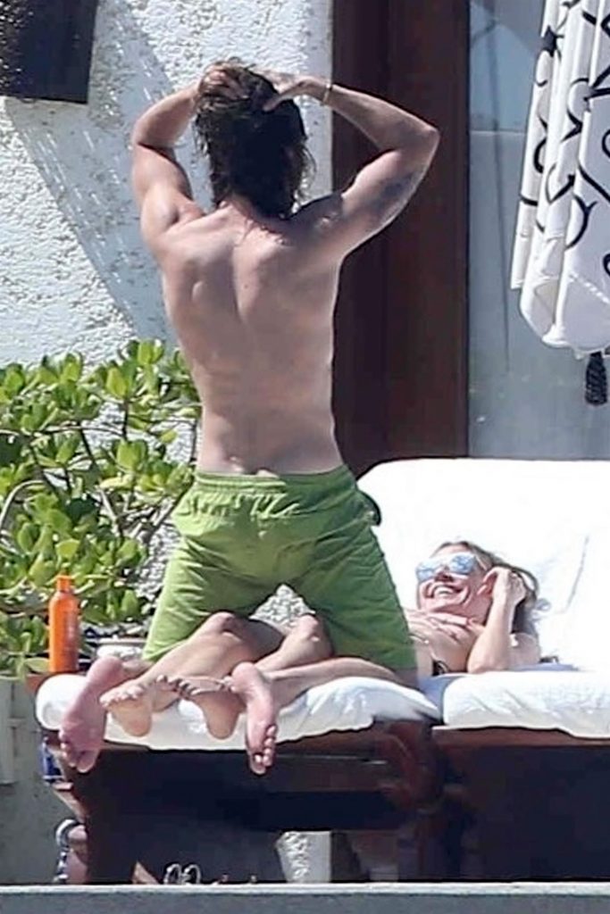 Topless Heidi Klum pictures: making out with her new boy toy  gallery, pic 56