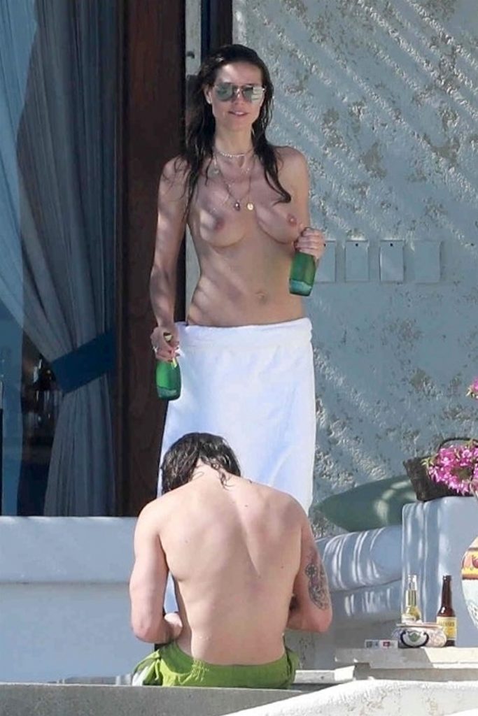 Topless Heidi Klum pictures: making out with her new boy toy  gallery, pic 452