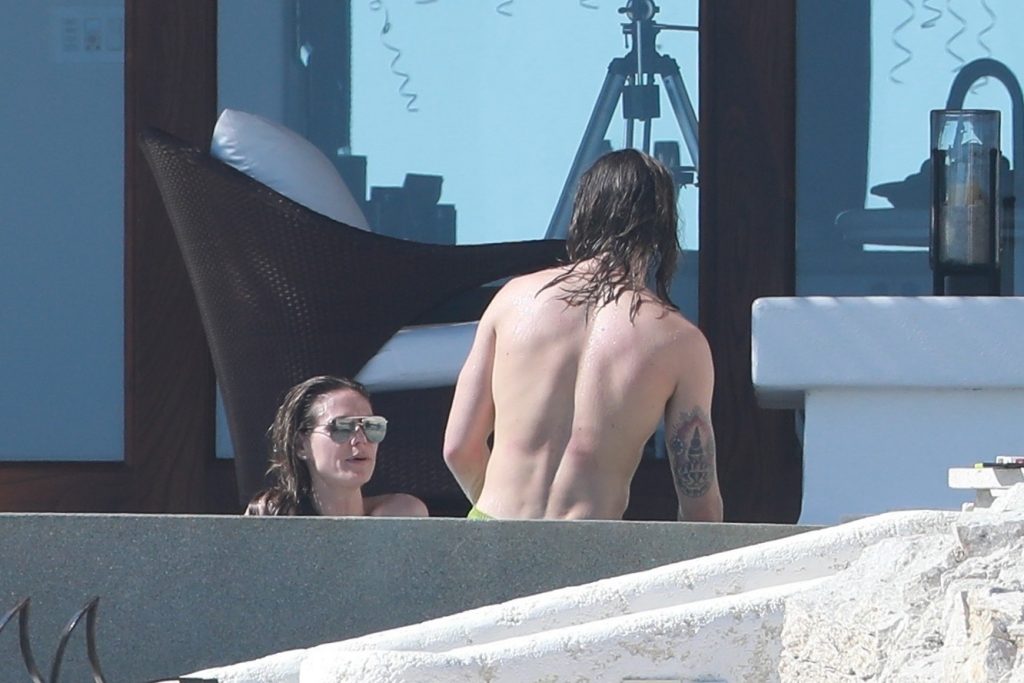 Topless Heidi Klum pictures: making out with her new boy toy  gallery, pic 398