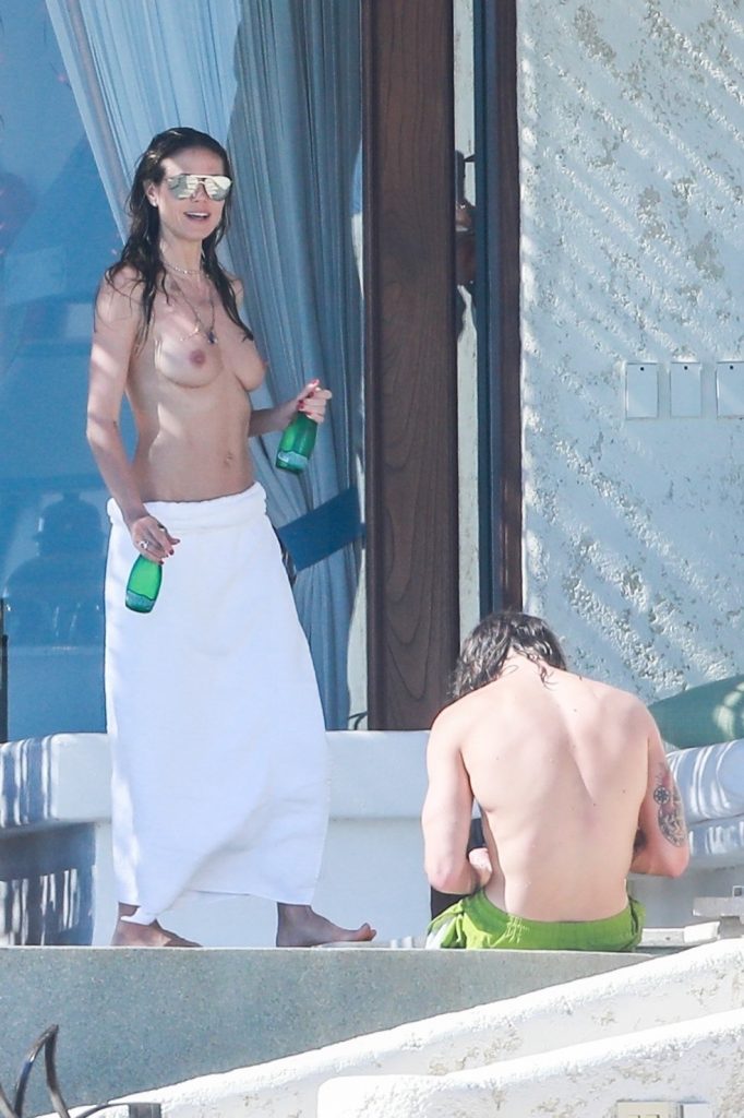 Topless Heidi Klum pictures: making out with her new boy toy  gallery, pic 372