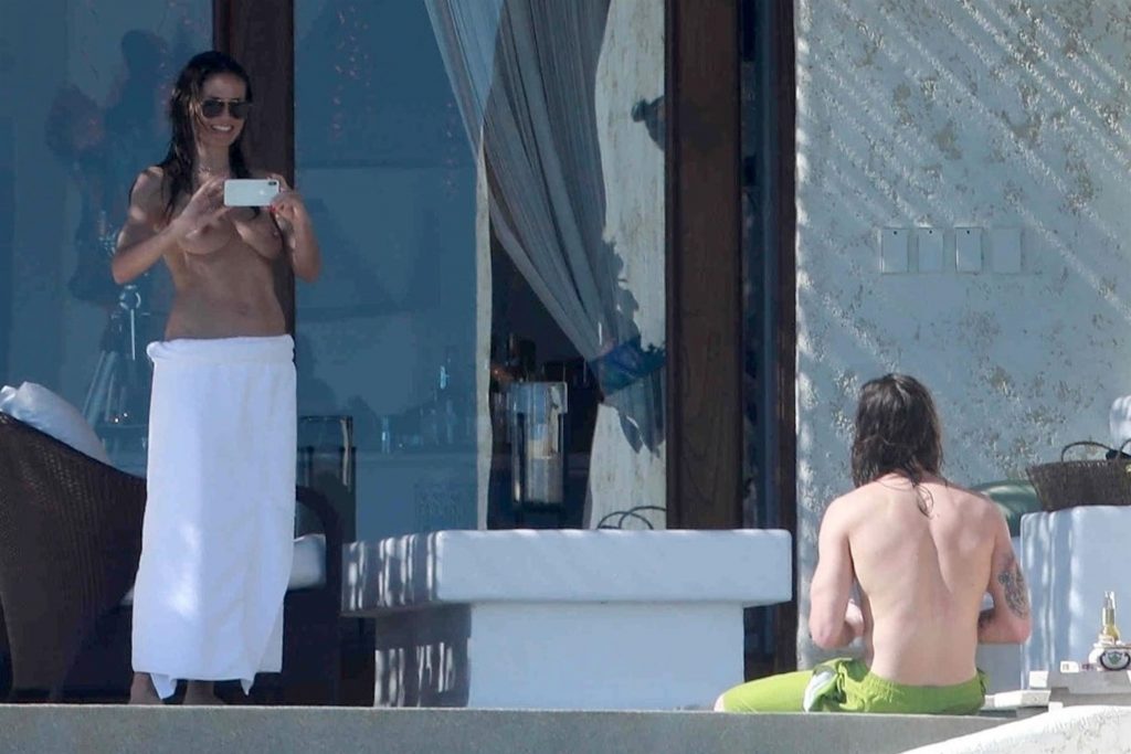 Topless Heidi Klum pictures: making out with her new boy toy  gallery, pic 370