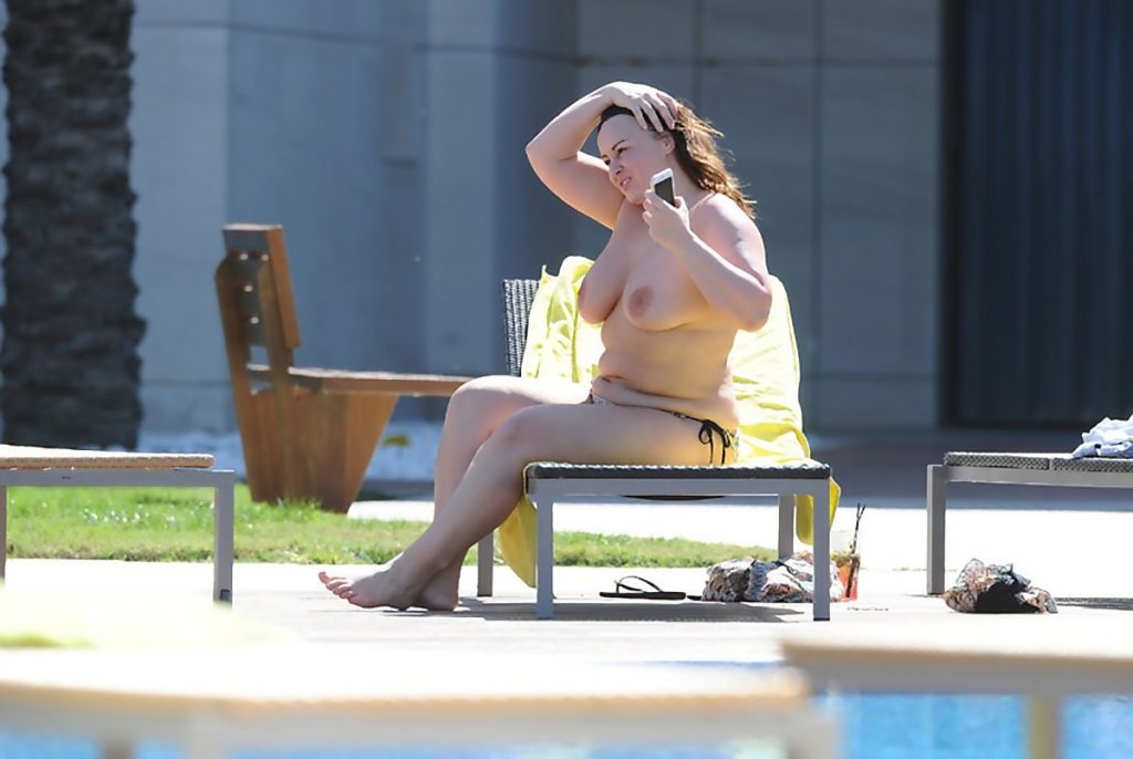 Topless Chanelle Hayes pictures, poolside in Alicante, 09/06/2016 gallery, pic 4