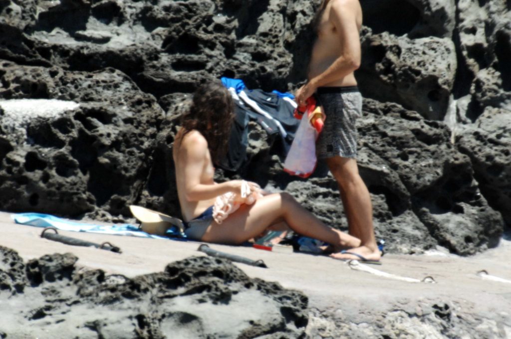Topless Keira Knightley pictures from her latest getaway in Pantelleria gallery, pic 36