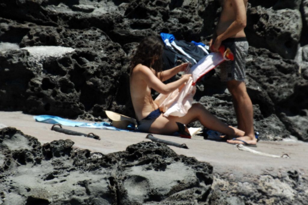 Topless Keira Knightley pictures from her latest getaway in Pantelleria gallery, pic 40