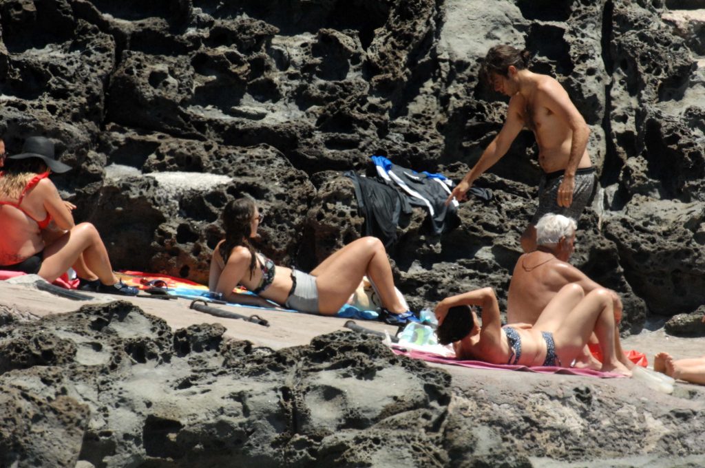 Topless Keira Knightley pictures from her latest getaway in Pantelleria gallery, pic 8