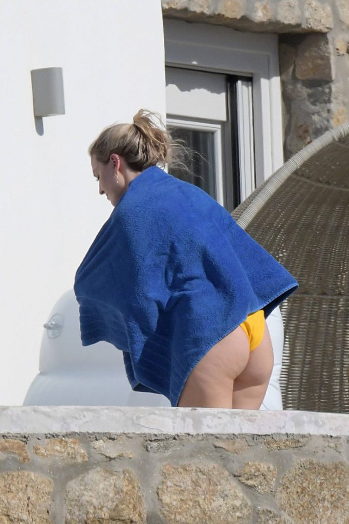 Topless Perrie Edwards pictures from her latest holiday – Mykonos, 01/06/2018 gallery, pic 40