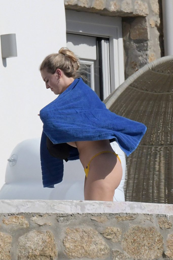 Topless Perrie Edwards pictures from her latest holiday – Mykonos, 01/06/2018 gallery, pic 42