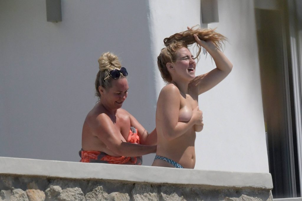 Topless Perrie Edwards pictures from her latest holiday – Mykonos, 01/06/2018 gallery, pic 50