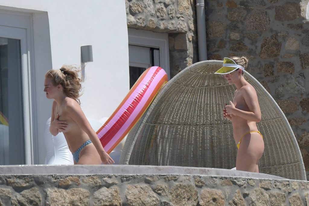 Topless Perrie Edwards pictures from her latest holiday – Mykonos, 01/06/2018 gallery, pic 62