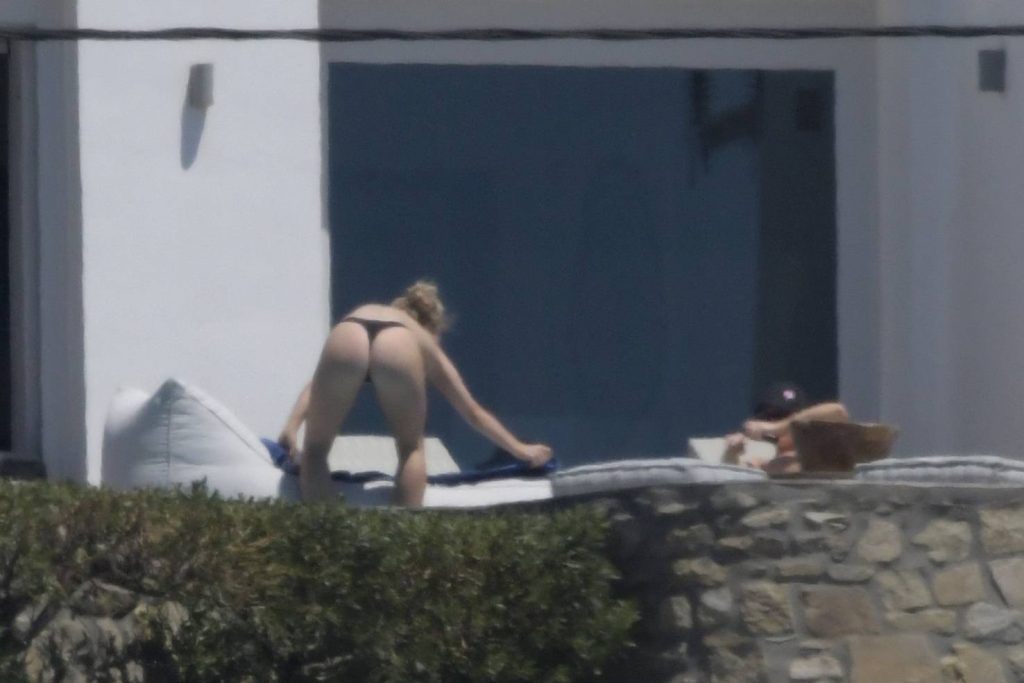 Topless Perrie Edwards pictures from her latest holiday – Mykonos, 01/06/2018 gallery, pic 126