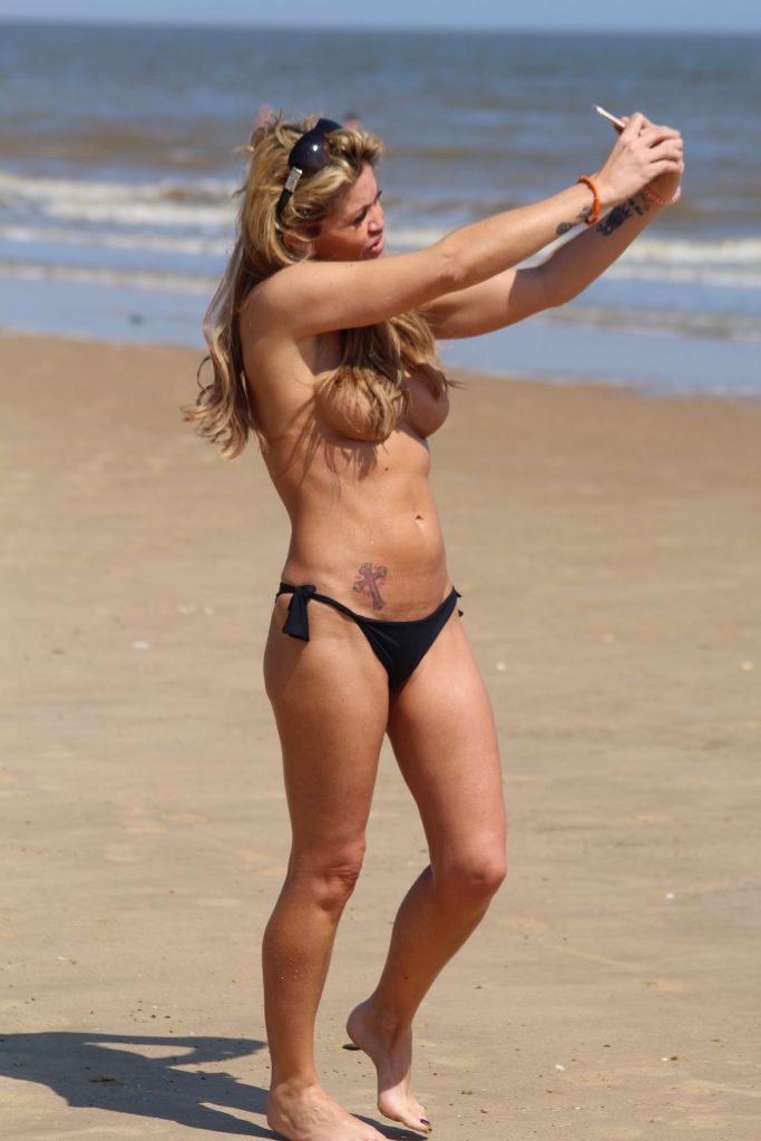 Topless Danniella Westbrook pictures from the beach in Clacton on Sea gallery, pic 28
