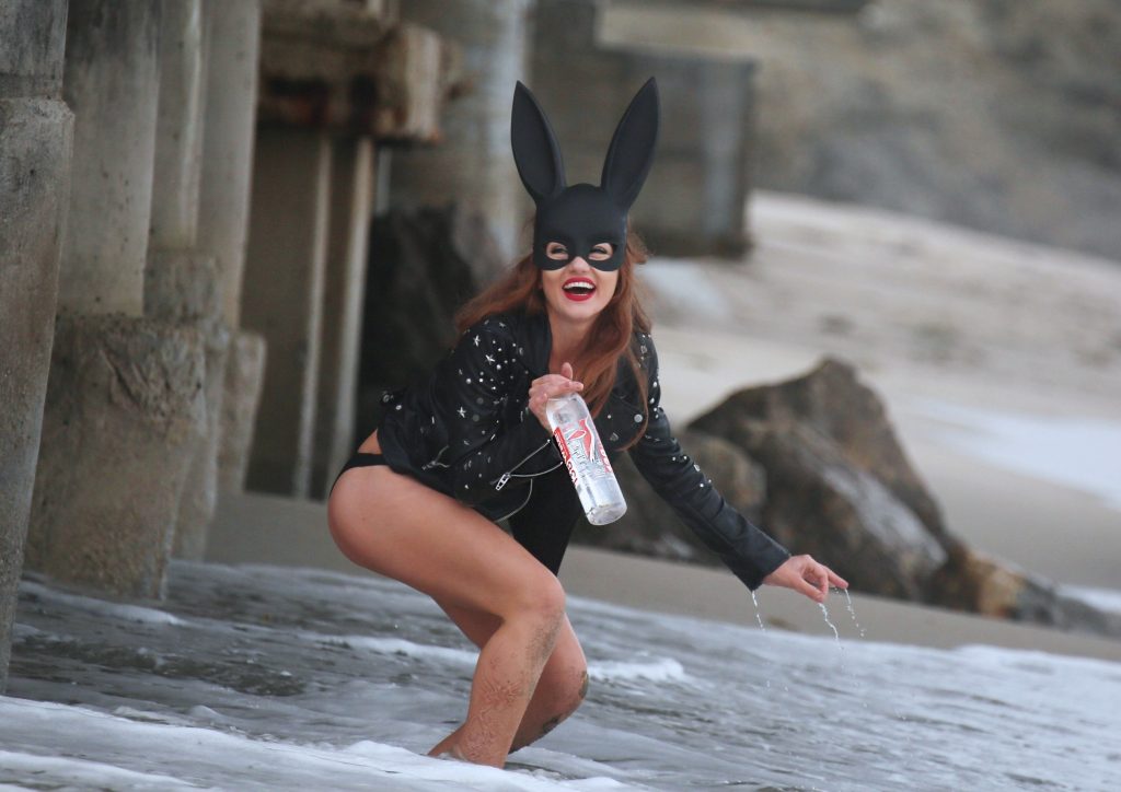 Beautiful bunny Natalia Borowsky posing topless on a private beach in Malibu gallery, pic 24