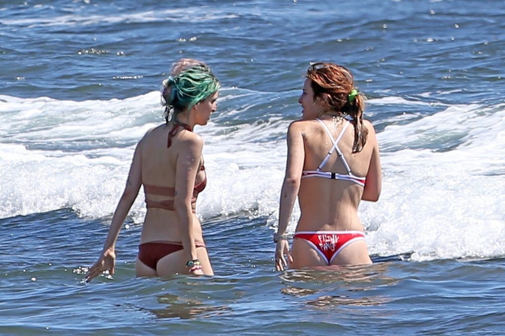 Over 60 high-quality Bella Thorne nip slip pictures from Hawaii, 08/08/2018 gallery, pic 18